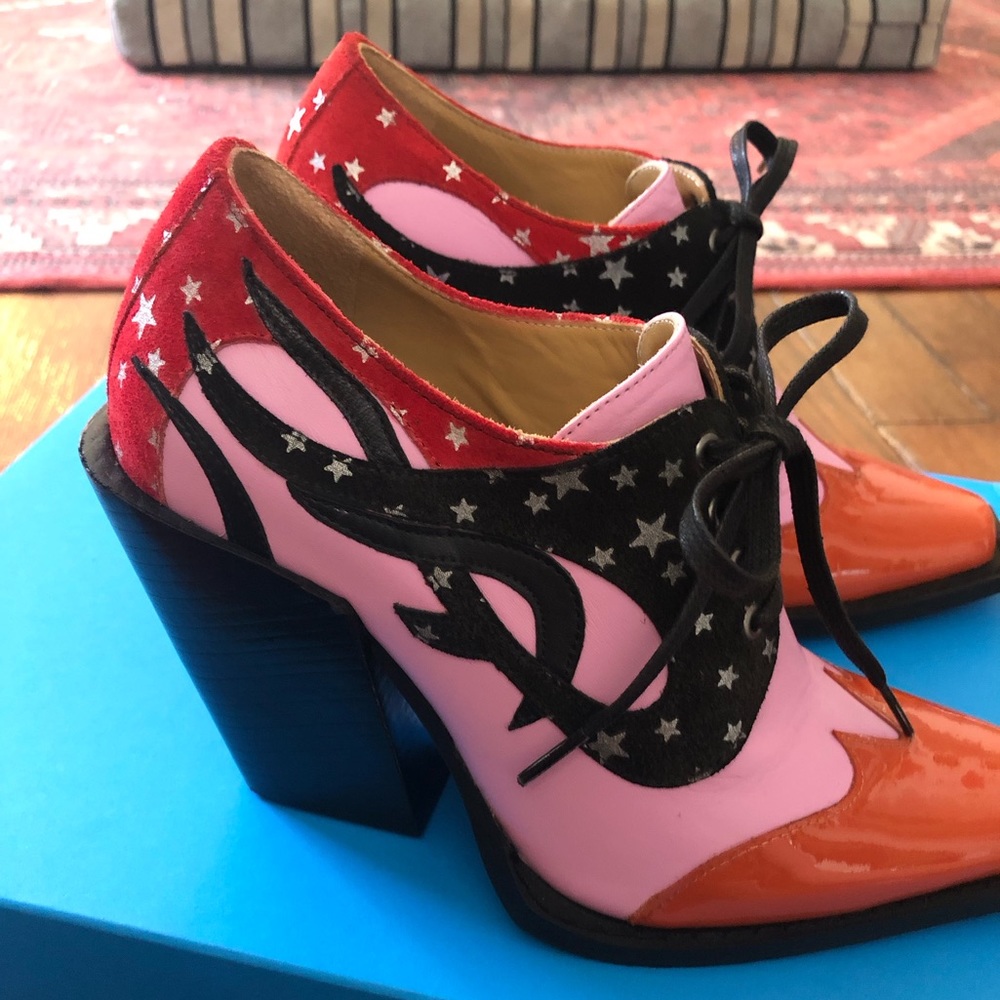 Like-New John Fluevog Dali Contrast Lace-Up Shoes